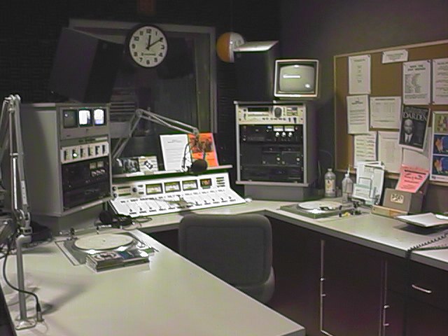 studio1.jpg (56526 bytes)